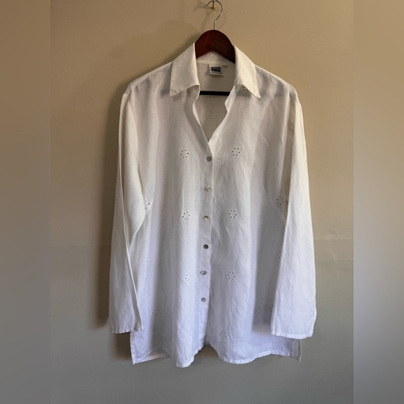 Johnny Was Tops - Johnny Was Vintage White Collared Linen Shirt with Floral Details, Size L